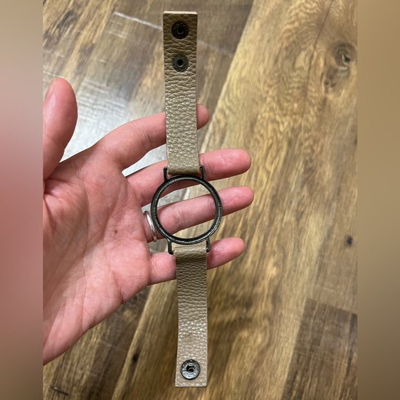 Brown Leather Circle Bracelet - Picture 7 of 7